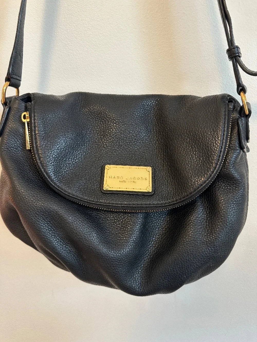 Marc by Marc Jacobs Classic Q Natasha Crossbody Bag in Black Pebbled Leather